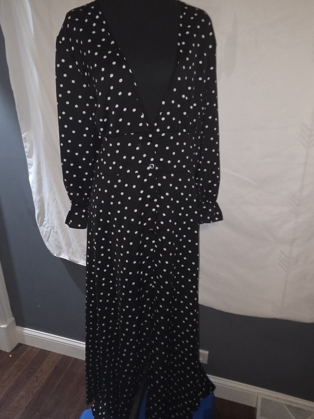 SHEIN Black & White Polka Dot V-Neck Maxi Dress